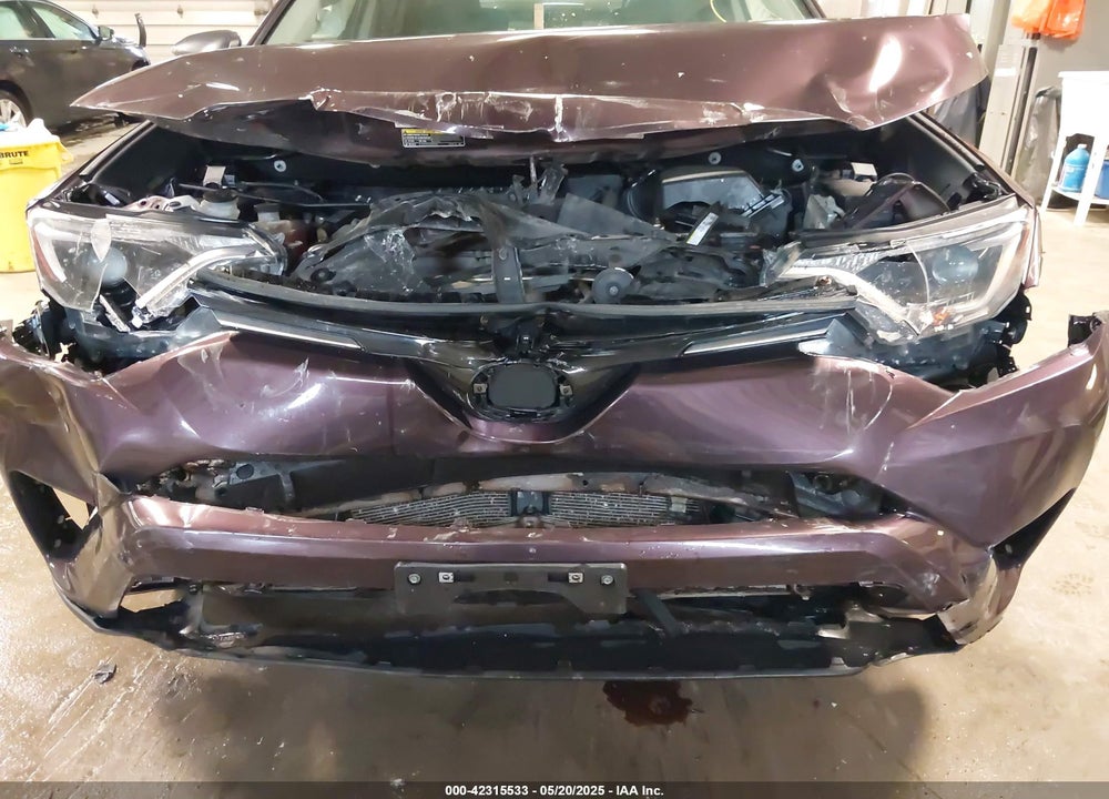 2018 TOYOTA RAV4 LE VIN: 2T3BFREV1JW744056
