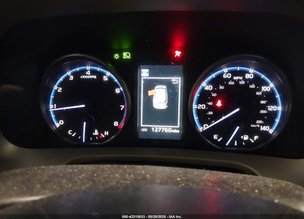 2018 TOYOTA RAV4 LE VIN: 2T3BFREV1JW744056