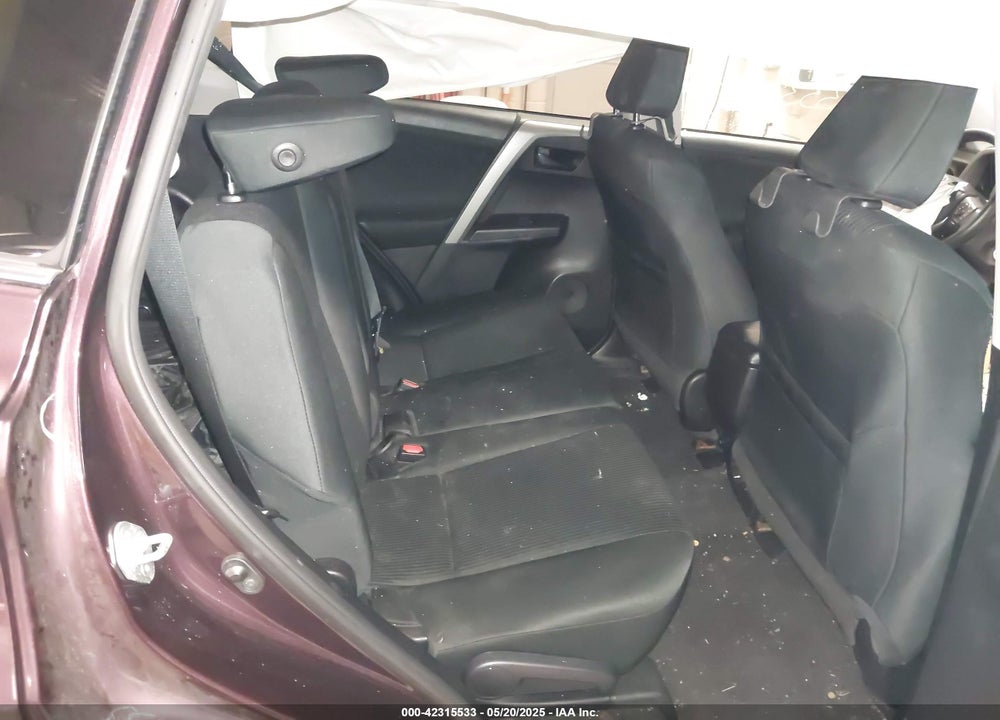 2018 TOYOTA RAV4 LE VIN: 2T3BFREV1JW744056