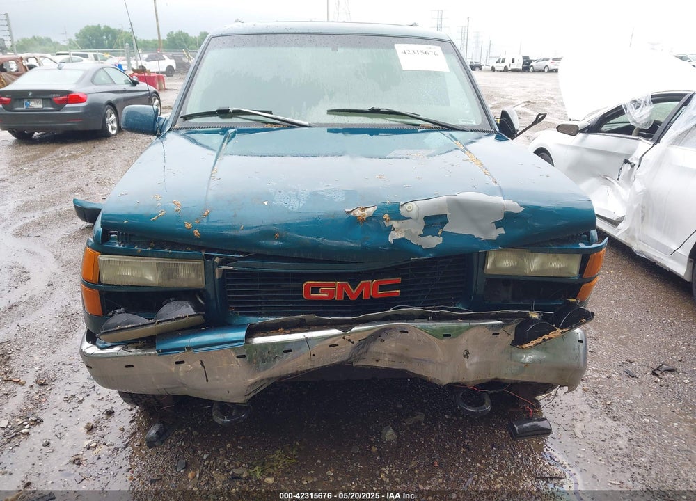 1995 GMC SUBURBAN K1500 VIN: 1GDFK16K8SJ741041
