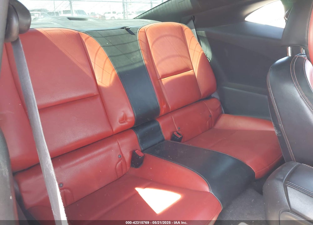 2011 CHEVROLET CAMARO VIN: 2G1FK1EJ8B9187047