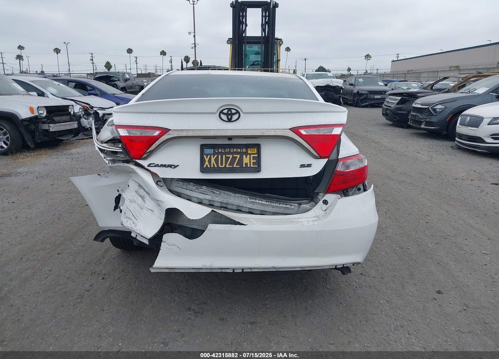 2015 TOYOTA CAMRY SE VIN: 4T1BF1FK4FU979766