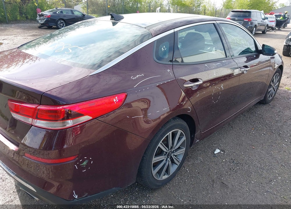 2019 KIA OPTIMA VIN: 5XXGT4L38KG300261
