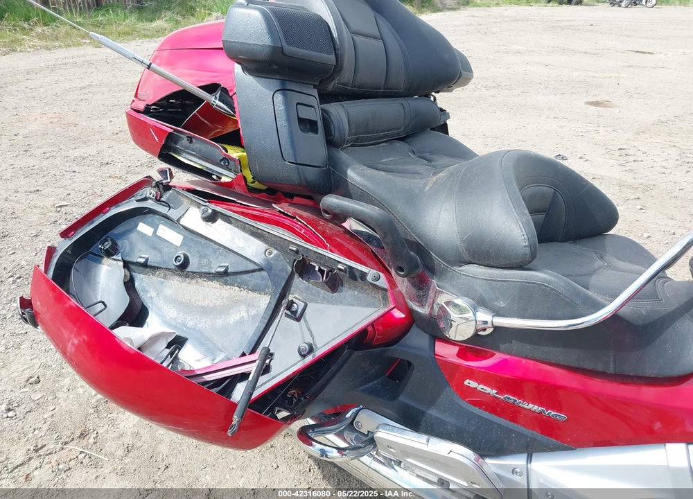 2014 HONDA GL1800 H VIN: JH2SC68H3EK200077