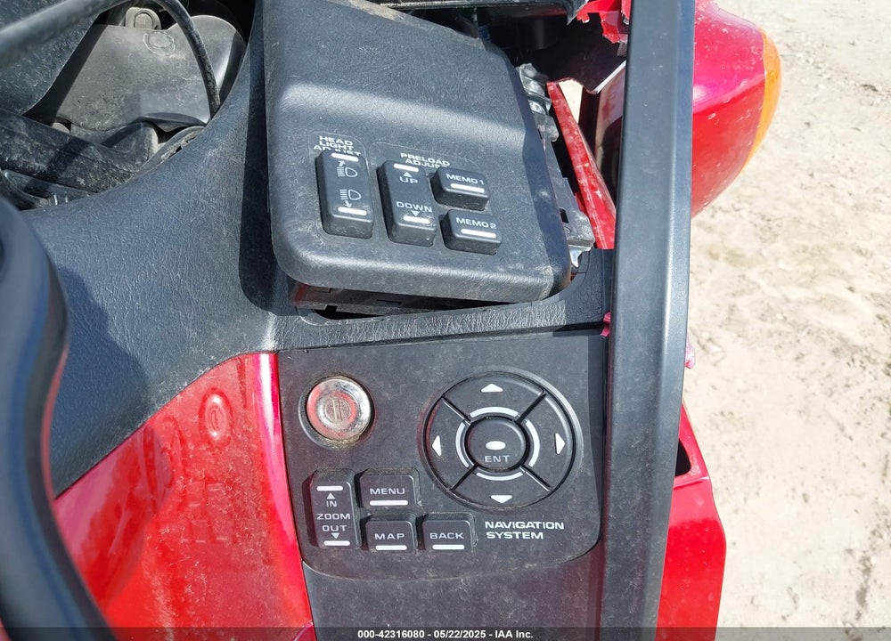 2014 HONDA GL1800 H VIN: JH2SC68H3EK200077