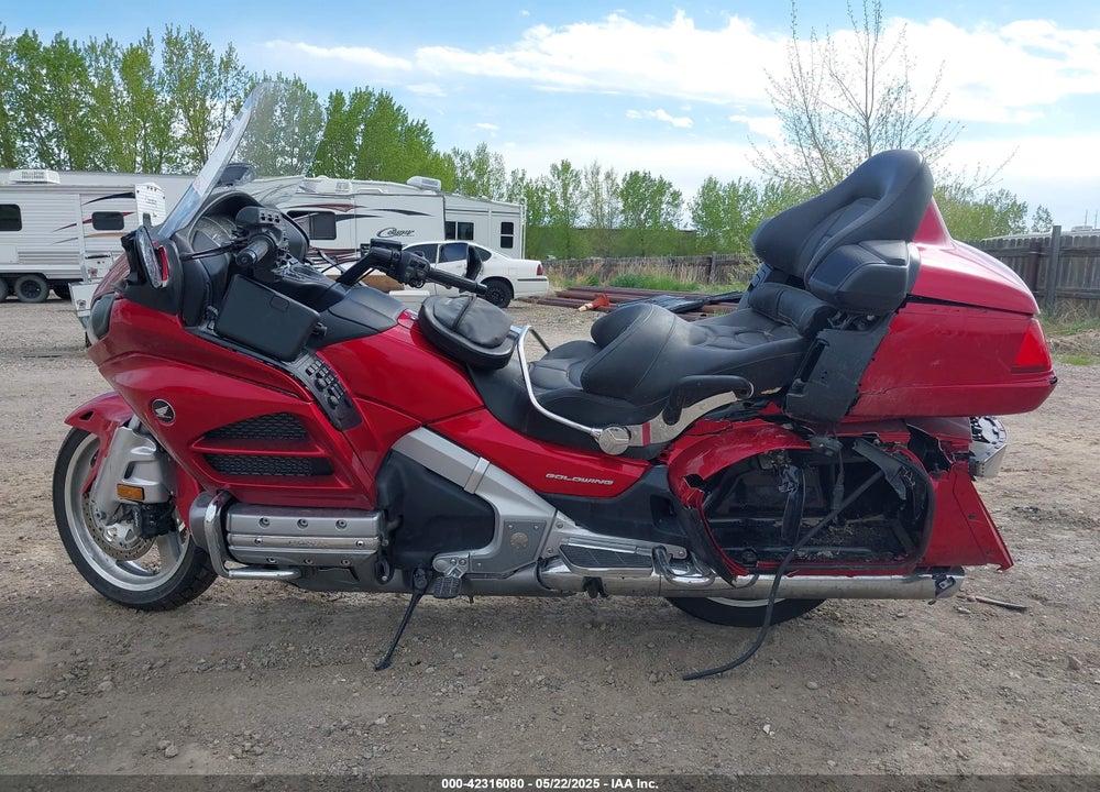 2014 HONDA GL1800 H VIN: JH2SC68H3EK200077