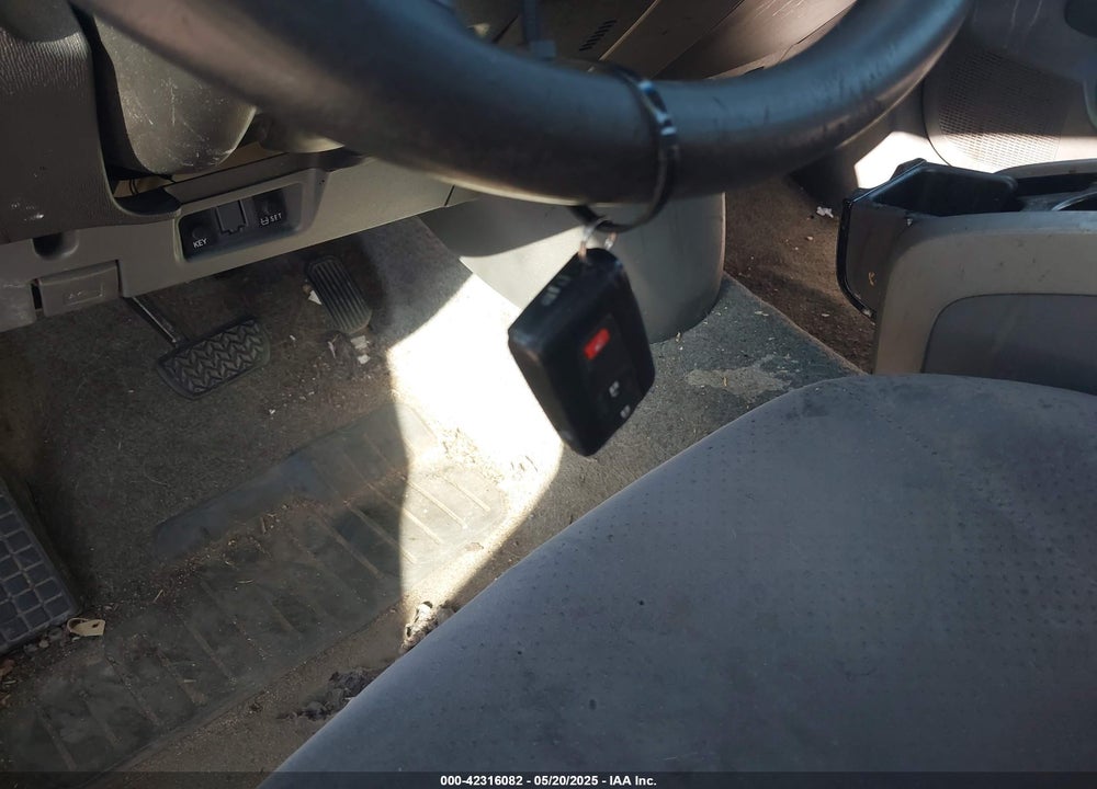 2008 TOYOTA PRIUS VIN: JTDKB20UX83426273