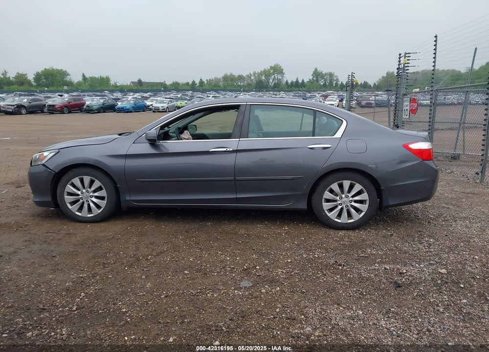 2015 HONDA ACCORD VIN: 1HGCR2F75FA022227