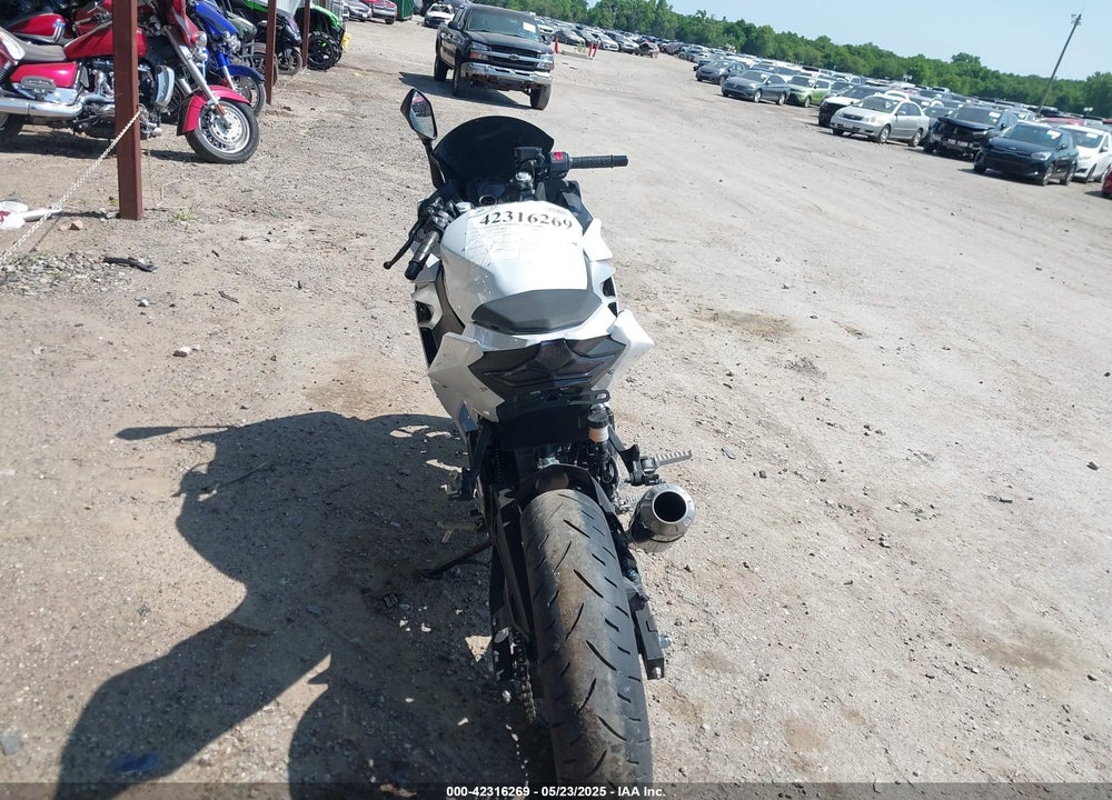2020 KAWASAKI EX400 VIN: JKAEXKG15LDA82037