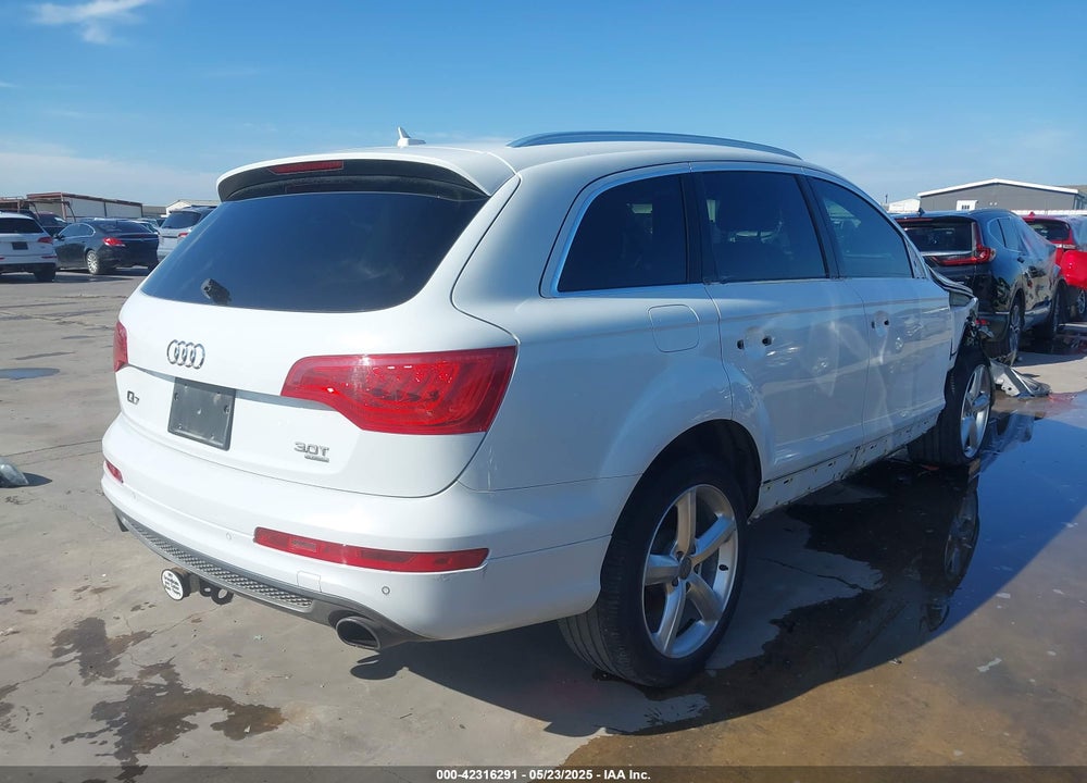 2014 AUDI Q7 VIN: WA1DGAFE1ED015090