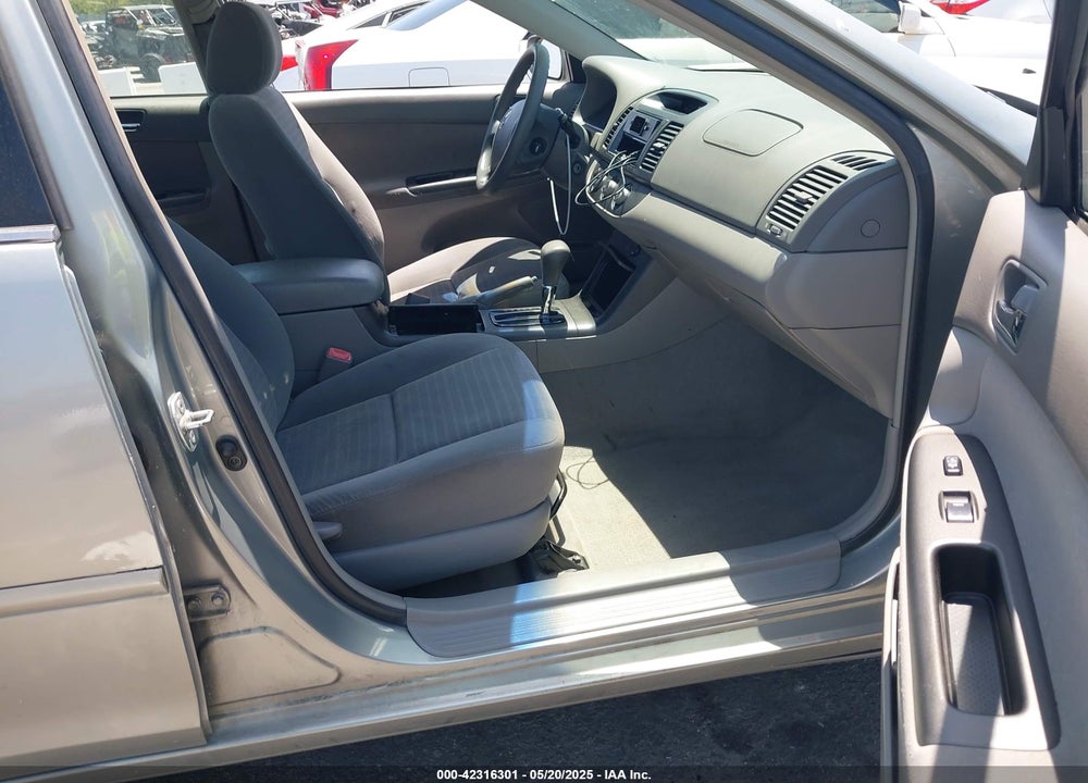 2005 TOYOTA CAMRY LE VIN: 4T1BE32K75U572107