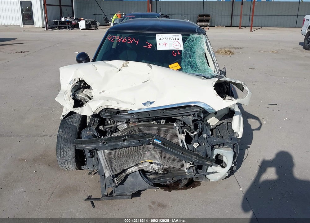 2012 MINI COOPER VIN: WMWSU3C56CT260795