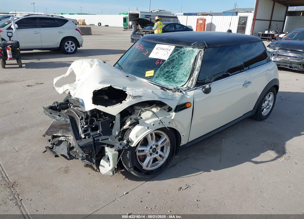 2012 MINI COOPER VIN: WMWSU3C56CT260795
