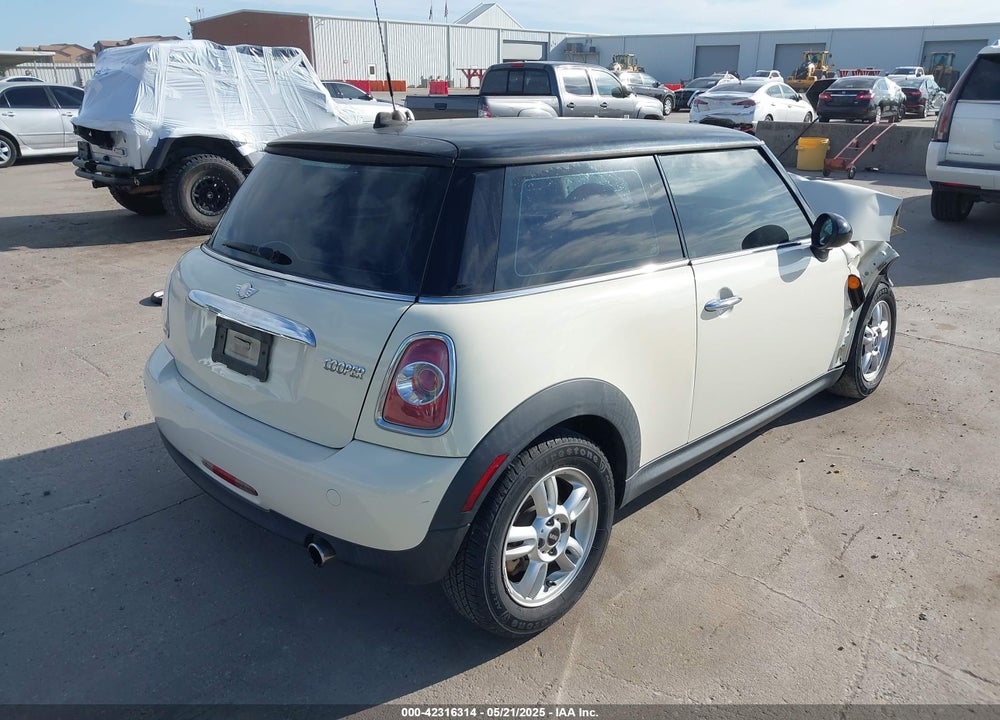 2012 MINI COOPER VIN: WMWSU3C56CT260795