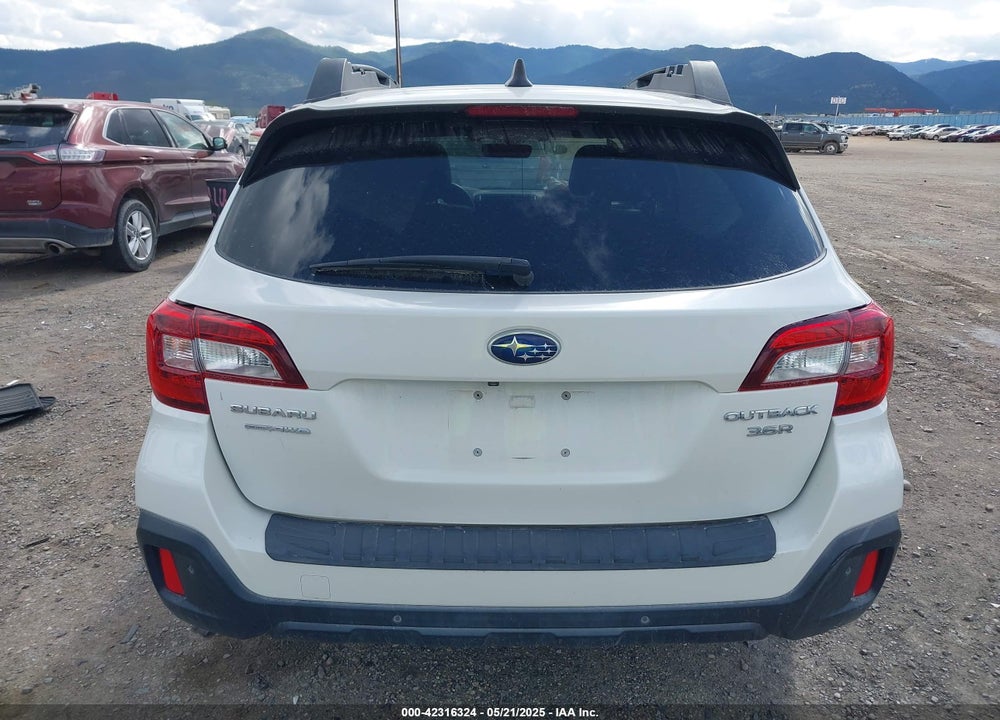 2018 SUBARU OUTBACK VIN: 4S4BSENC8J3215625