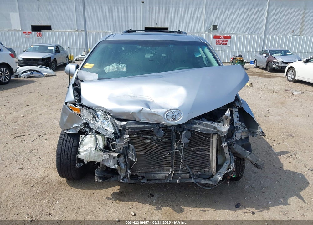 2013 TOYOTA SIENNA LIMITED V6 7 PASSENGER/XLE V6 7 PASSENGER AUTO ACCESS SEAT/XLE V6 8 PASSENGER VIN: 5TDYK3DC4DS337907