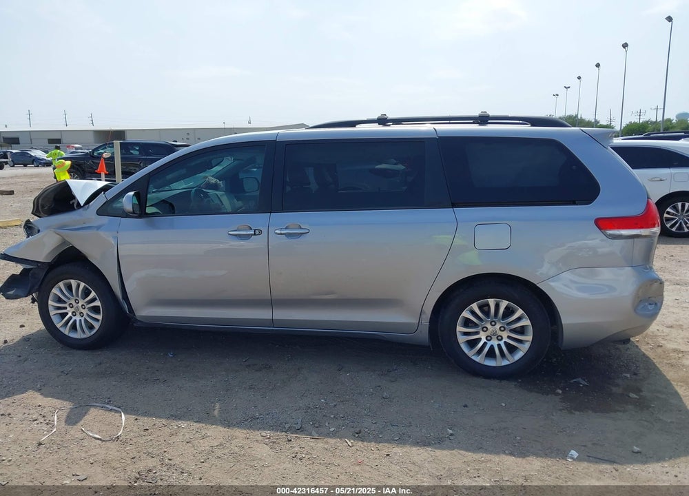 2013 TOYOTA SIENNA LIMITED V6 7 PASSENGER/XLE V6 7 PASSENGER AUTO ACCESS SEAT/XLE V6 8 PASSENGER VIN: 5TDYK3DC4DS337907
