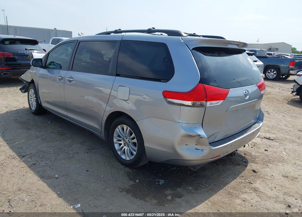 2013 TOYOTA SIENNA LIMITED V6 7 PASSENGER/XLE V6 7 PASSENGER AUTO ACCESS SEAT/XLE V6 8 PASSENGER VIN: 5TDYK3DC4DS337907