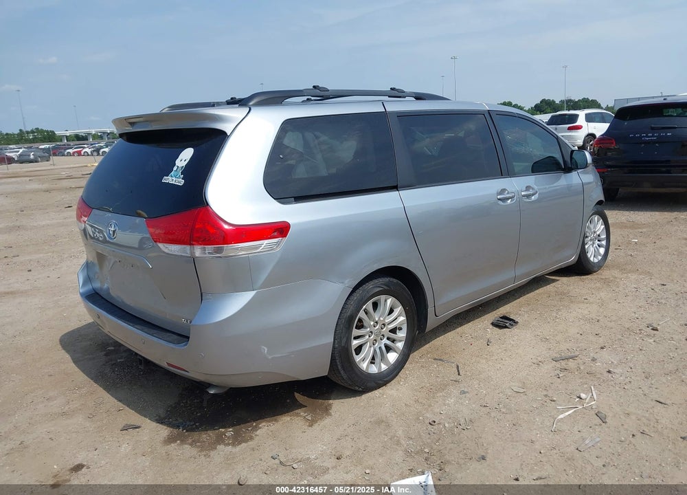 2013 TOYOTA SIENNA LIMITED V6 7 PASSENGER/XLE V6 7 PASSENGER AUTO ACCESS SEAT/XLE V6 8 PASSENGER VIN: 5TDYK3DC4DS337907