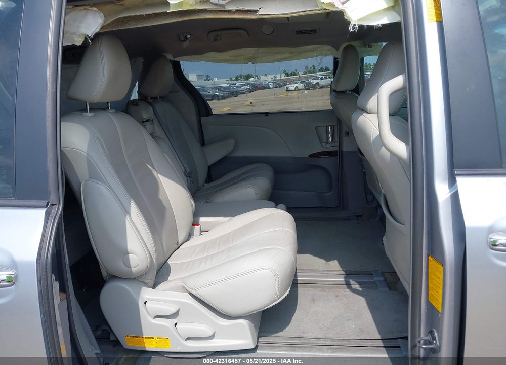 2013 TOYOTA SIENNA LIMITED V6 7 PASSENGER/XLE V6 7 PASSENGER AUTO ACCESS SEAT/XLE V6 8 PASSENGER VIN: 5TDYK3DC4DS337907