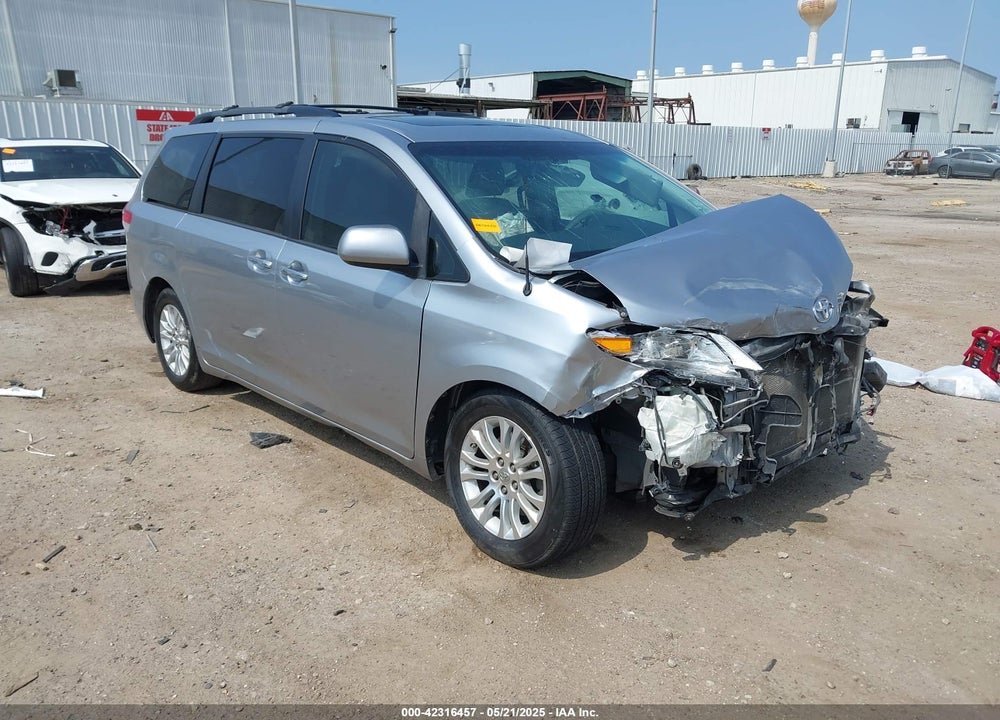 2013 TOYOTA SIENNA LIMITED V6 7 PASSENGER/XLE V6 7 PASSENGER AUTO ACCESS SEAT/XLE V6 8 PASSENGER VIN: 5TDYK3DC4DS337907