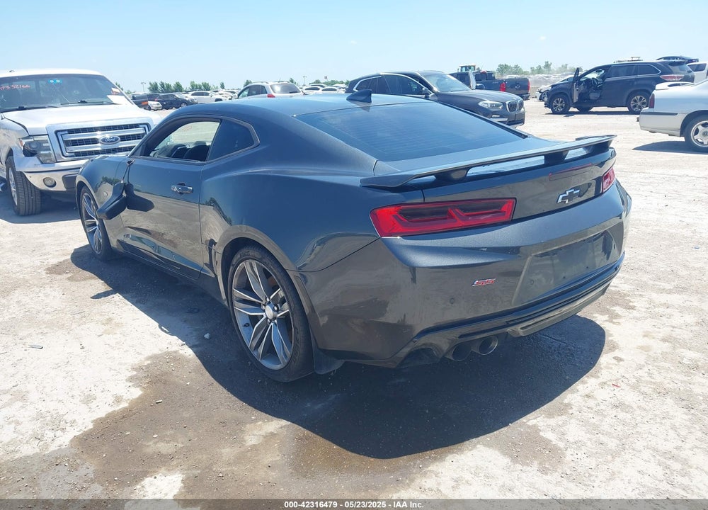 2016 CHEVROLET CAMARO VIN: 1G1FH1R71G0160612