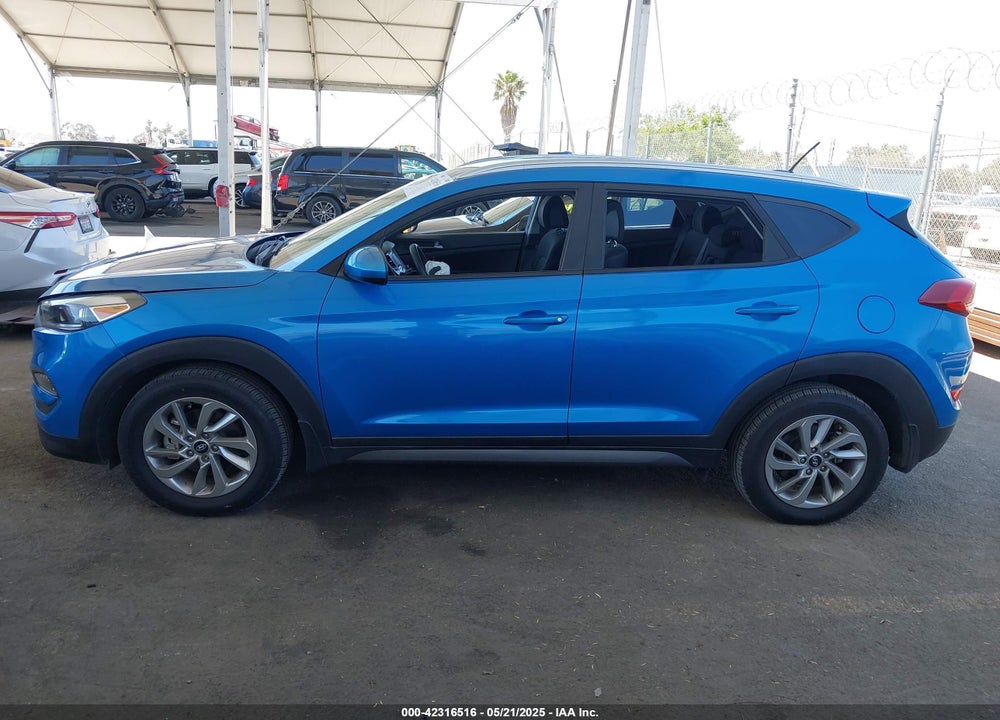 2016 HYUNDAI TUCSON SE VIN: KM8J33A42GU230085