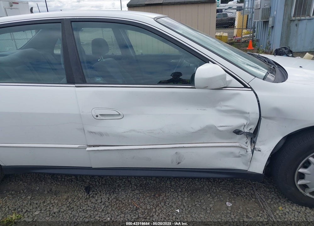 2001 HONDA ACCORD 2.3 LX VIN: 1HGCG564X1A030474