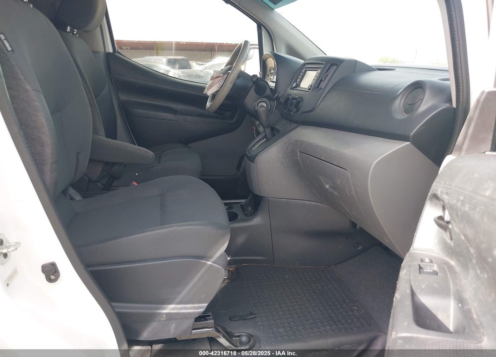 2015 NISSAN NV200 SV VIN: 3N6CM0KN3FK711846