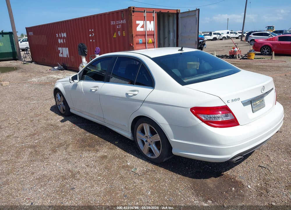 2011 MERCEDES-BENZ C 300 VIN: WDDGF5EB2BR167341