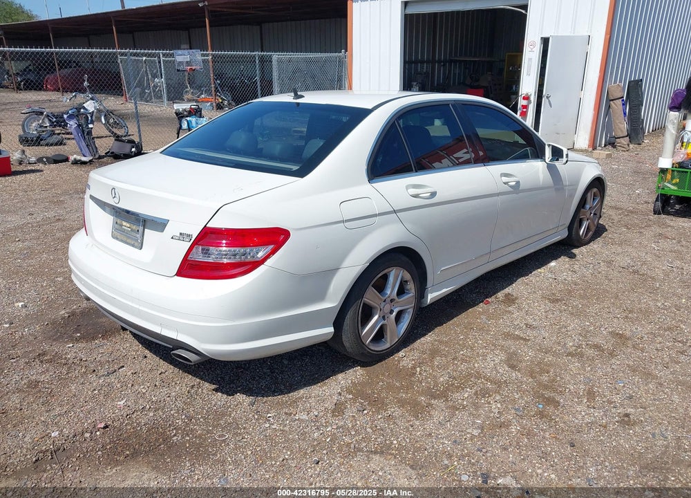 2011 MERCEDES-BENZ C 300 VIN: WDDGF5EB2BR167341