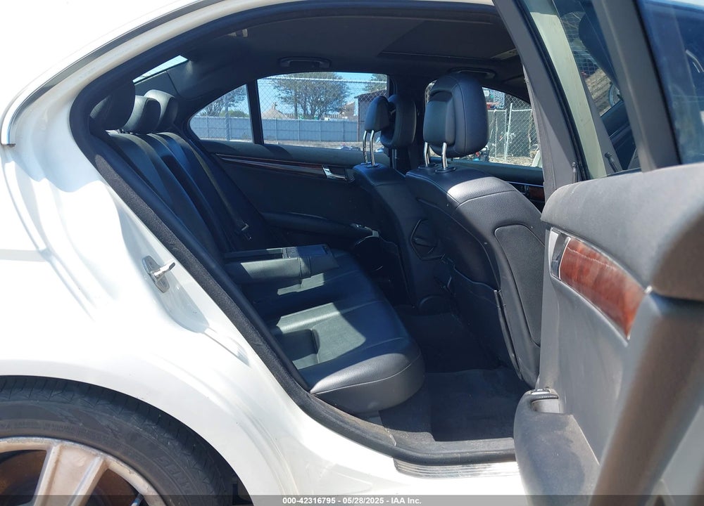 2011 MERCEDES-BENZ C 300 VIN: WDDGF5EB2BR167341