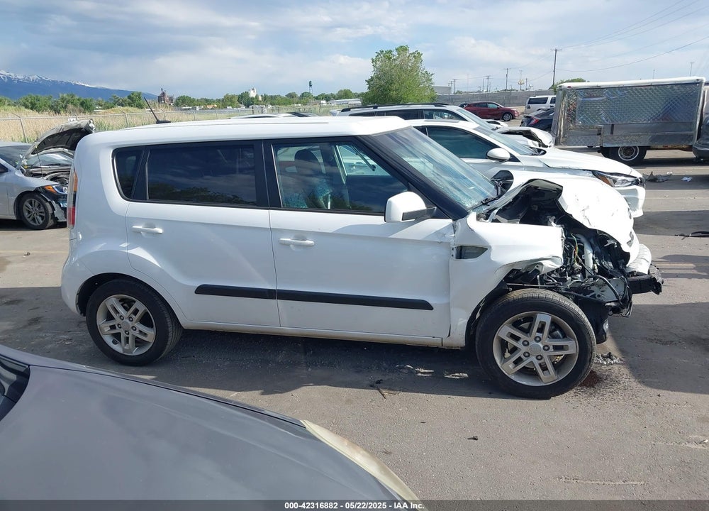 2011 KIA SOUL VIN: KNDJT2A25B7279172