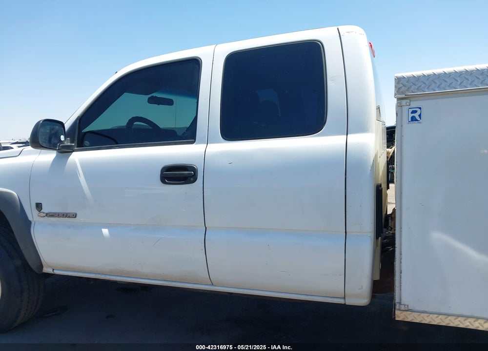 2003 CHEVROLET SILVERADO 2500HD VIN: 1GCHC29U93E354781