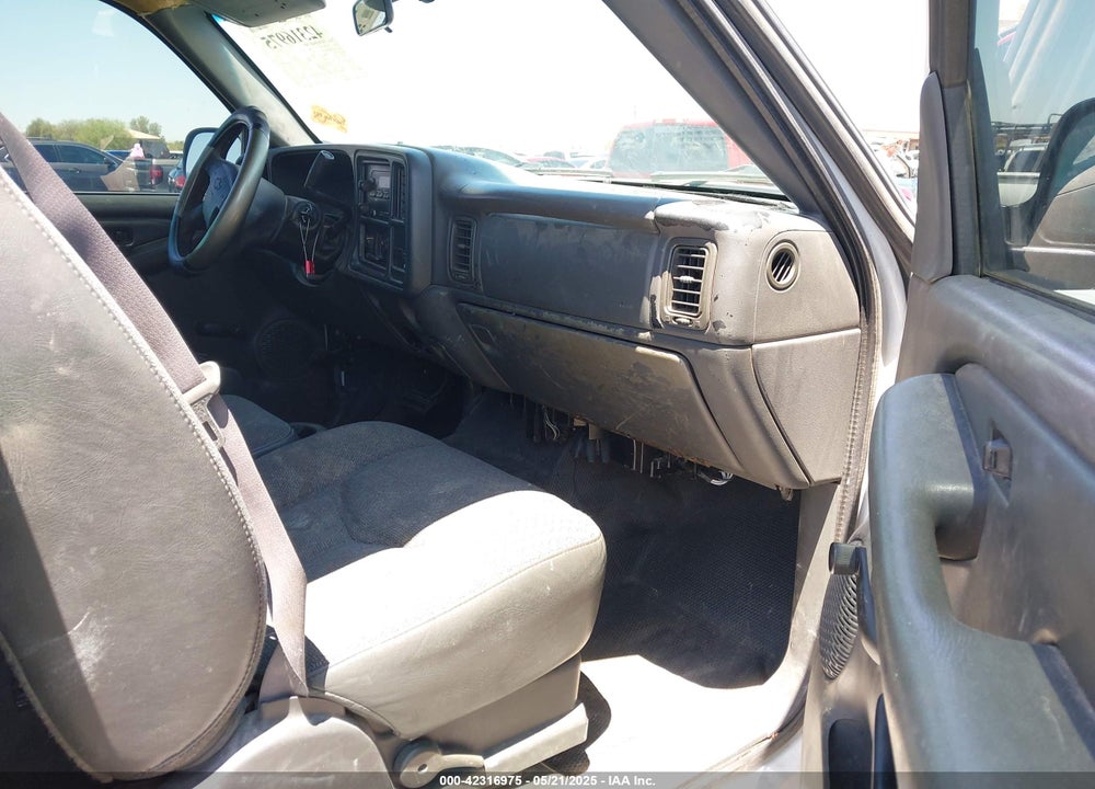 2003 CHEVROLET SILVERADO 2500HD VIN: 1GCHC29U93E354781