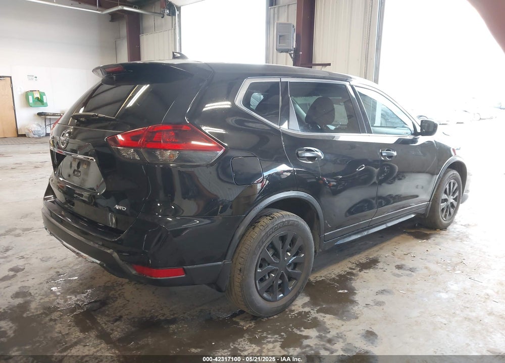 2018 NISSAN ROGUE S VIN: KNMAT2MV8JP548317