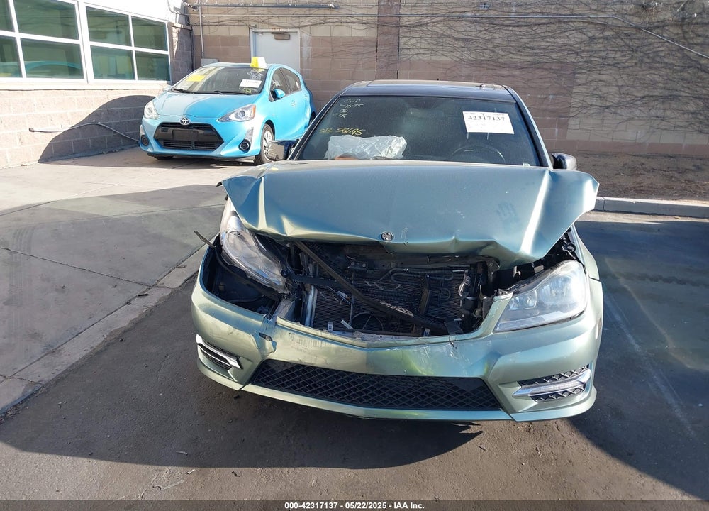 2013 MERCEDES-BENZ C VIN: WDDGF4HB2DR257744