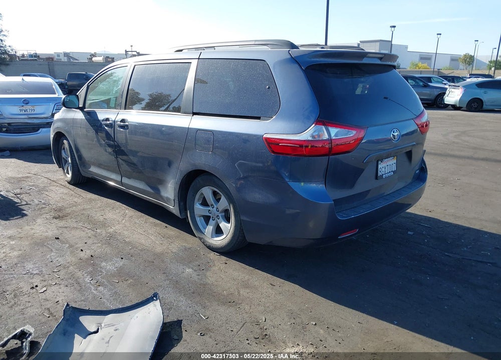 2017 TOYOTA SIENNA LE 8 PASSENGER VIN: 5TDKZ3DCXHS845662