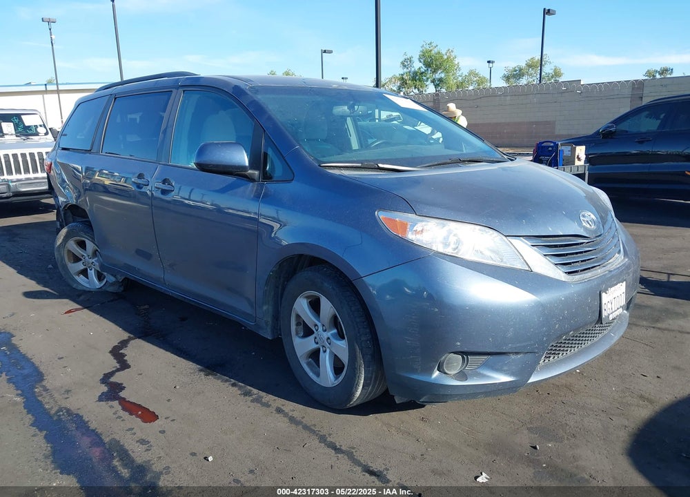 2017 TOYOTA SIENNA LE 8 PASSENGER VIN: 5TDKZ3DCXHS845662