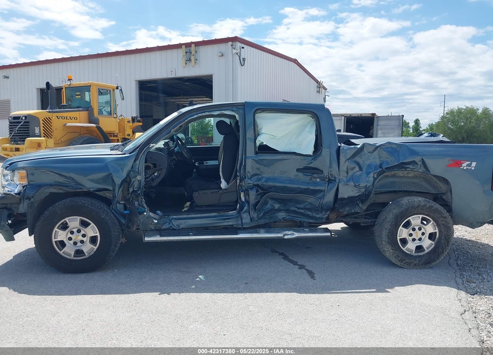 2011 CHEVROLET SILVERADO 1500 VIN: 3GCPKSE35BG372388