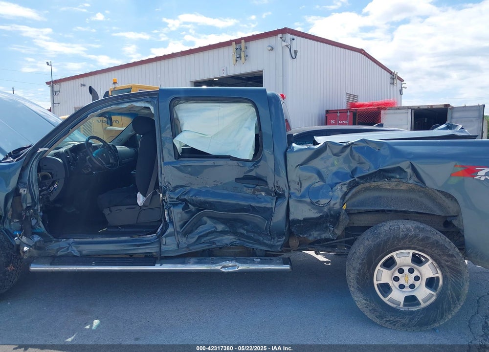 2011 CHEVROLET SILVERADO 1500 VIN: 3GCPKSE35BG372388