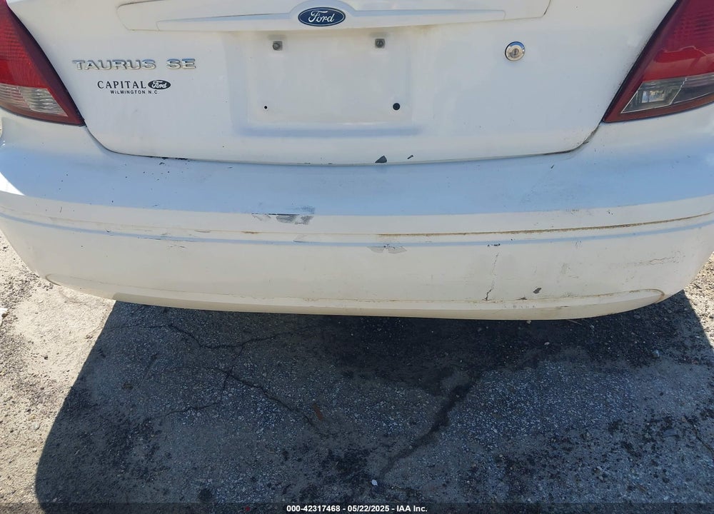 2005 FORD TAURUS SE VIN: 1FAFP53255A135319