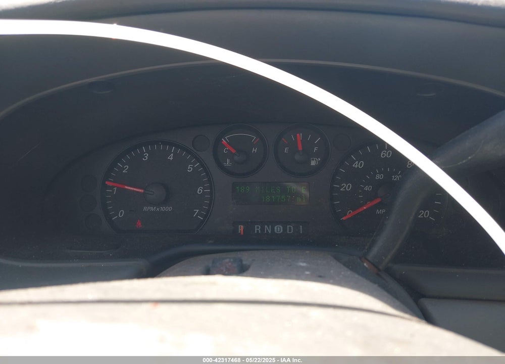 2005 FORD TAURUS SE VIN: 1FAFP53255A135319