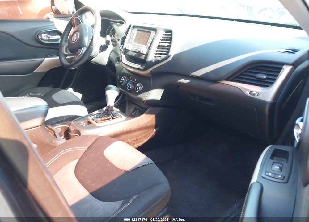 2018 JEEP CHEROKEE VIN: 1C4PJLCX2JD527909