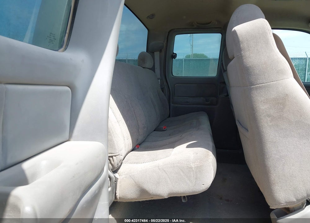 2000 CHEVROLET SILVERADO 1500 LS VIN: 1GCEK19TXYZ251022