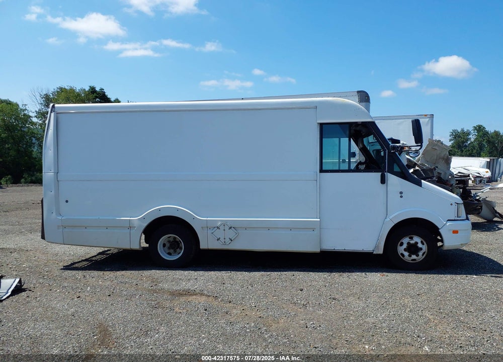 2013 ISUZU COMMERCIAL VAN VIN: JALB4T176D7W01855