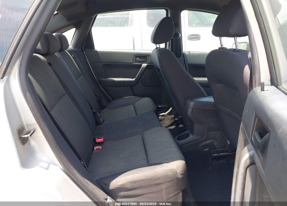 2011 FORD FOCUS SE VIN: 1FAHP3FN6BW141454