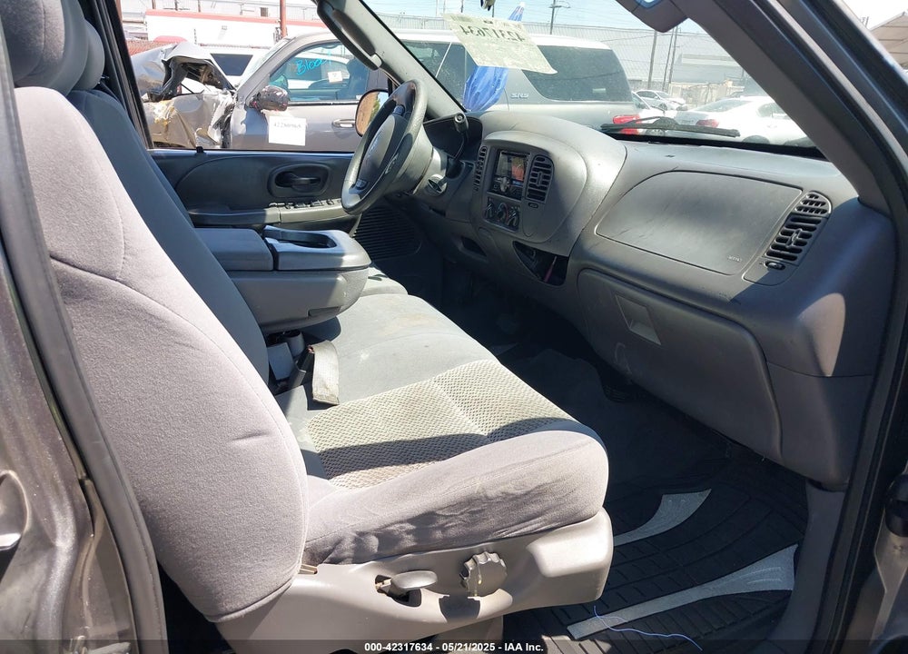 2003 FORD F-150 LARIAT/XLT VIN: 1FTRW07L53KD01569