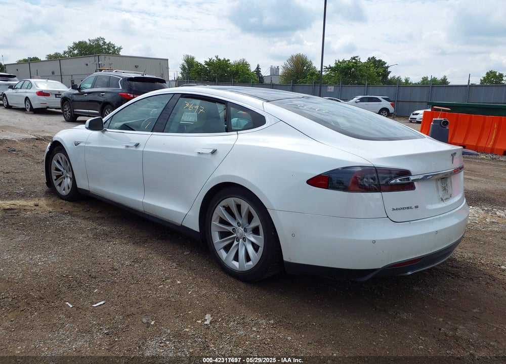 2015 TESLA MODEL S VIN: 5YJSA1H23FFP69765