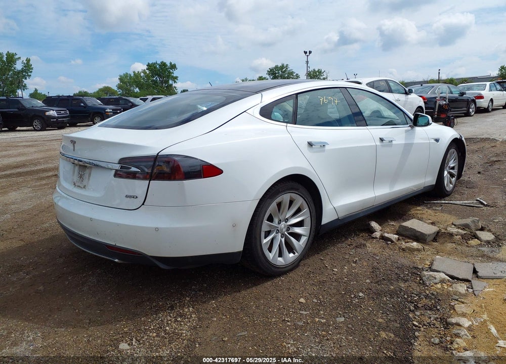 2015 TESLA MODEL S VIN: 5YJSA1H23FFP69765